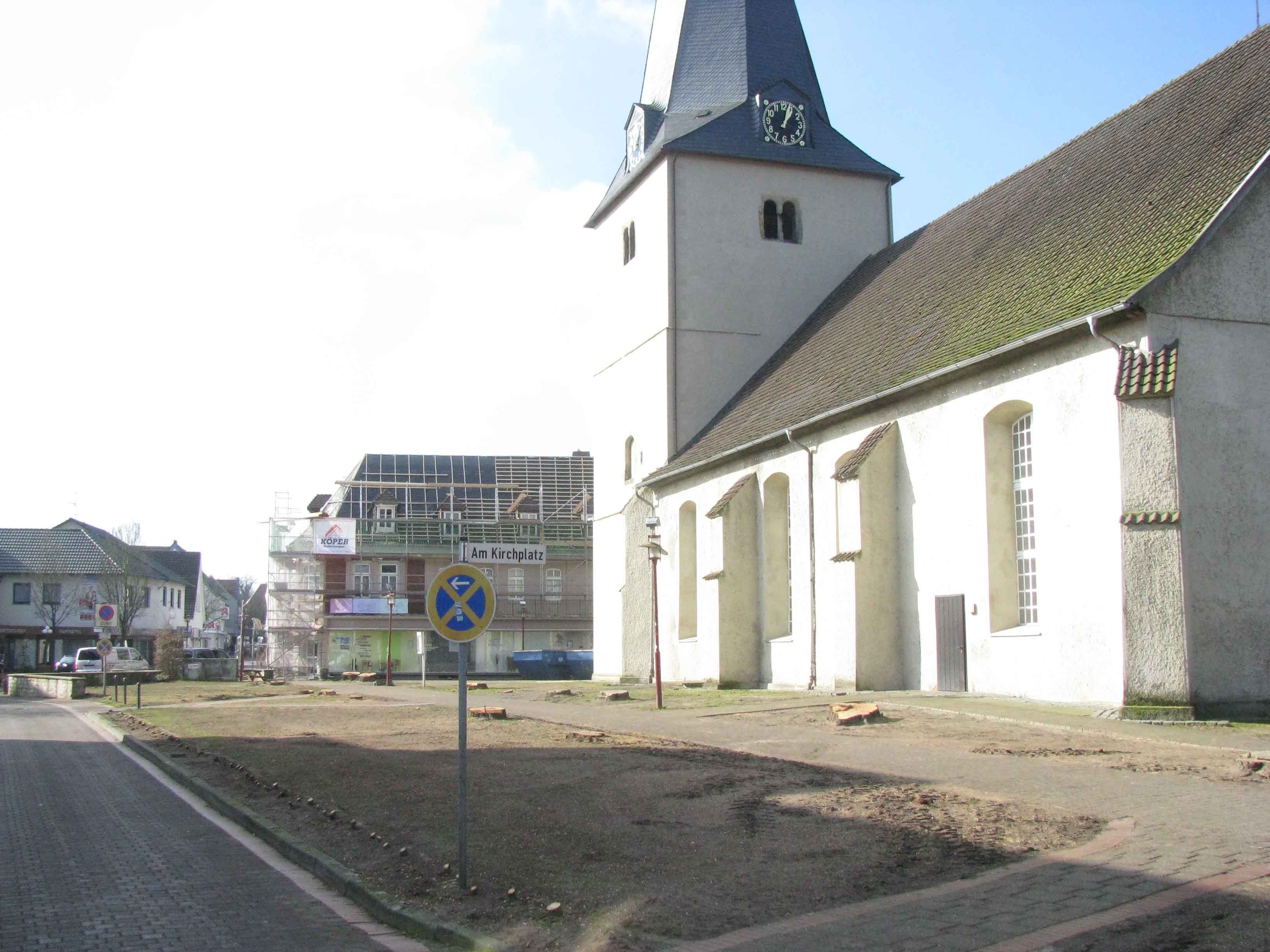 Rahden, Kirchplatz, baumlos 2-2018