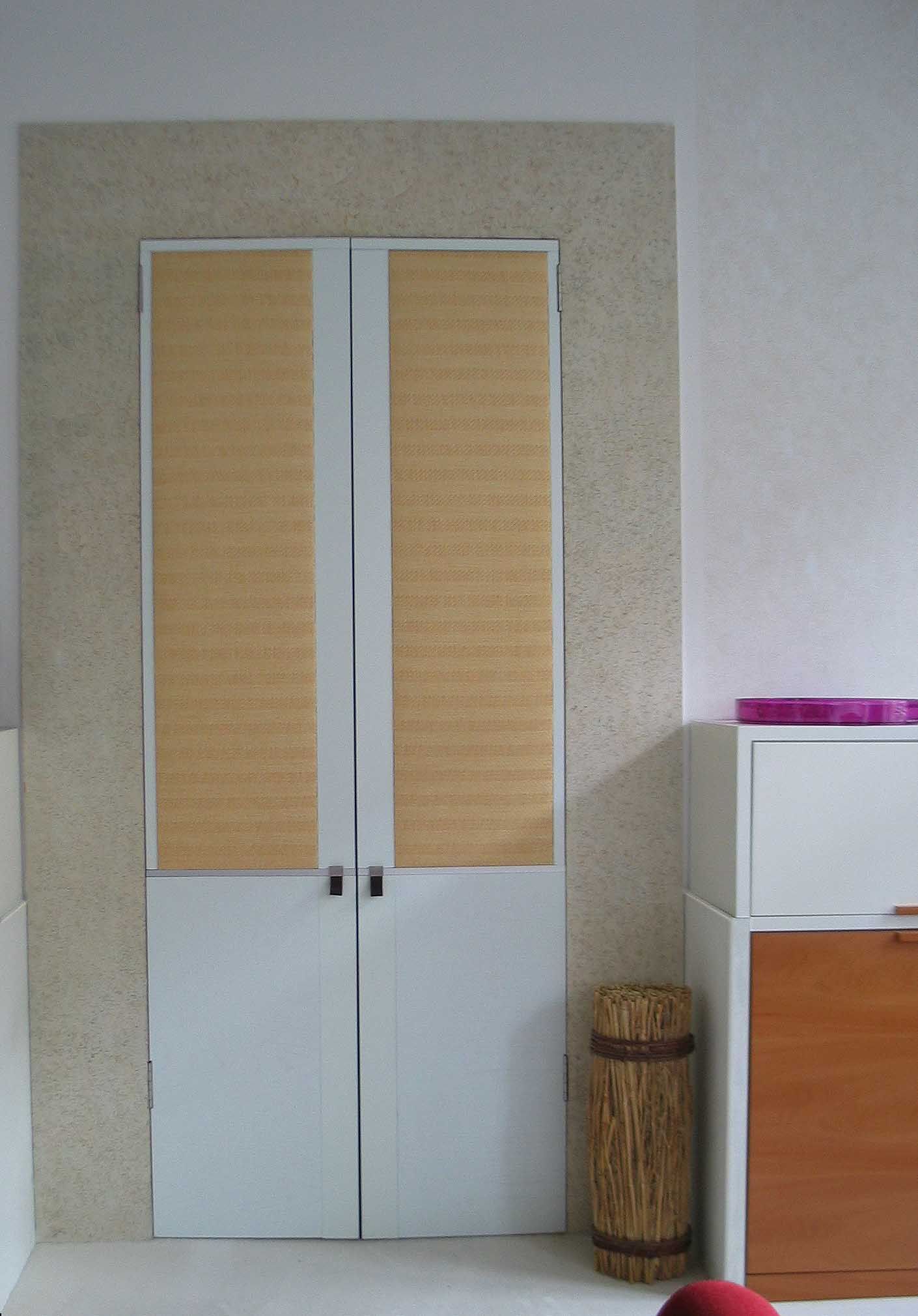 Tür mit Stoffbespannung, Ledergriffe 1 - Design Heinz Hohnstädt